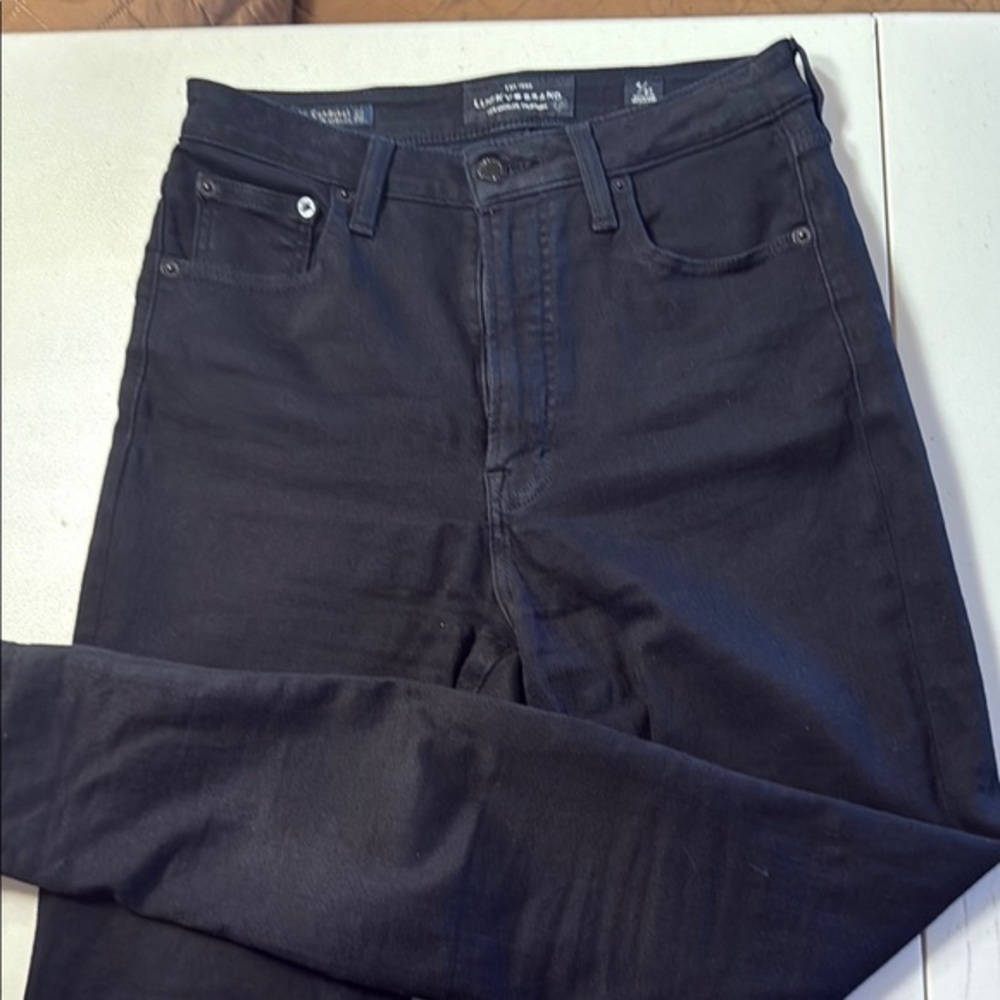 Lucry Brand  Black Skinny Jeans with Structured Fit